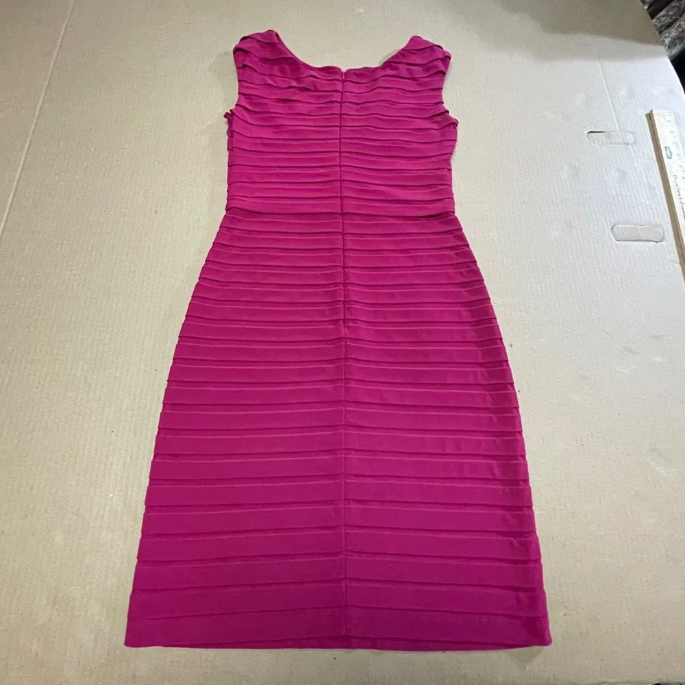 Adrianna Papell Body Con Magenta Tiered Bandage Style Dress Knee Length Size 10